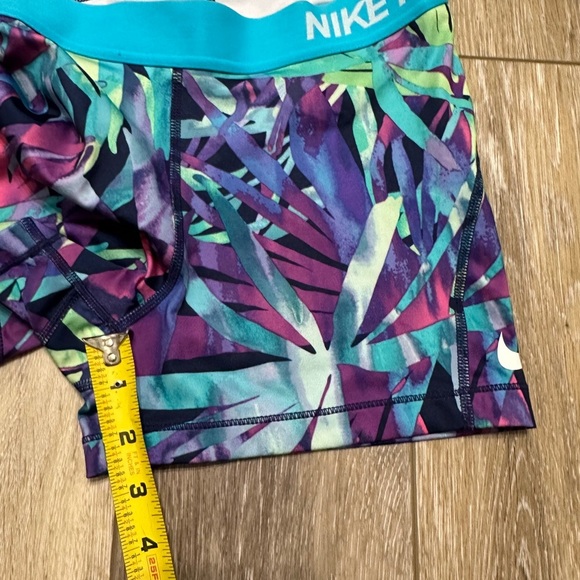 🛍️Nike Dri-Fit multi color shorts Size M - Picture 5 of 7